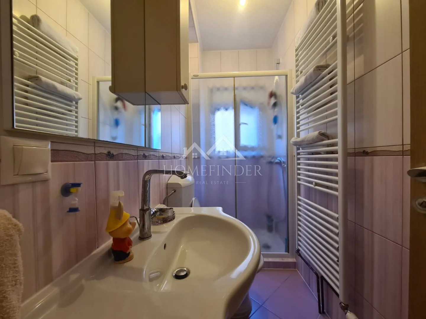 prostran apartman 200 m od mora, čiovo - slika 6