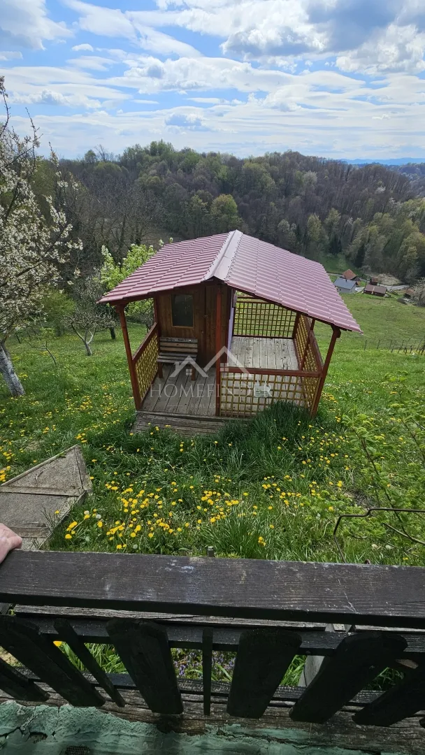 vikendica s preljepim pogledom i dvorištem, veliko trgovišće - slika 27