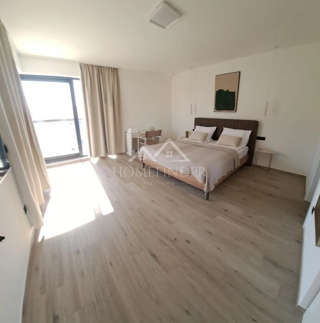 urbana vila s bazenom, (5s), 4 vpm, smart house 200 metara od mora - slika 22
