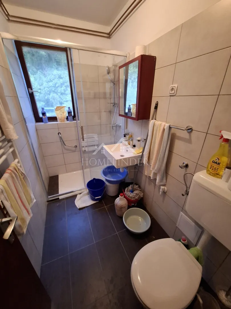 kuća na graberju, 260m2, 3 odvojena stana, 1200m od črnomerca - slika 20
