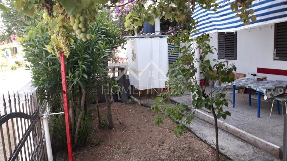 kuća sabunike, (8s), 149m2, 6vpm, podijeljena u 3 apartmana, - slika 5