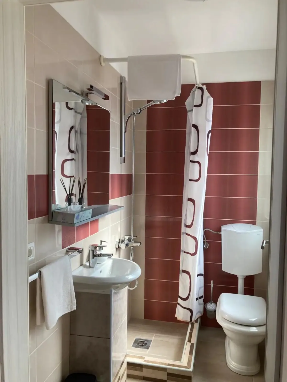 izuzetna priilika! roč, villa s bazenom, 180m2, 1000m2 okučnice - slika 11