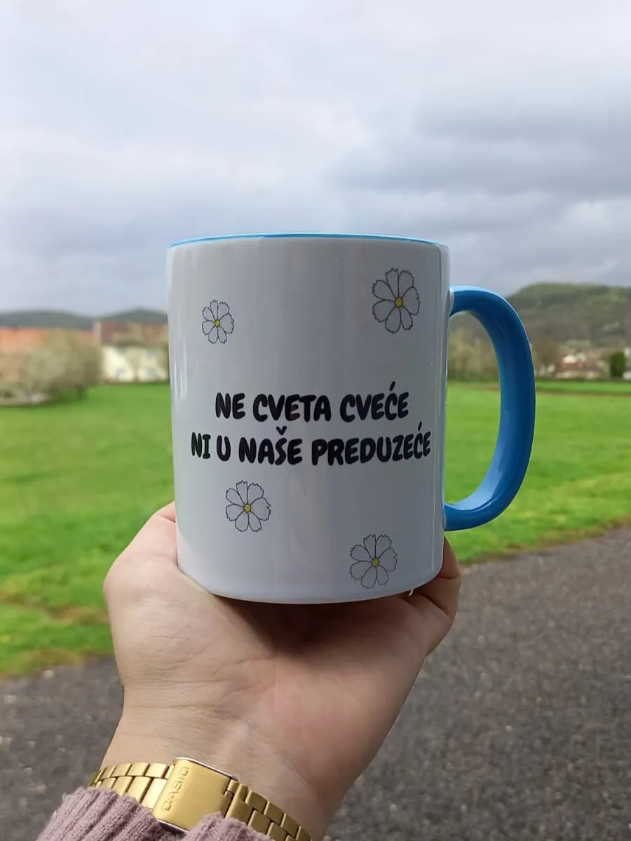šalice s rubom i drškom u boji - slika 8