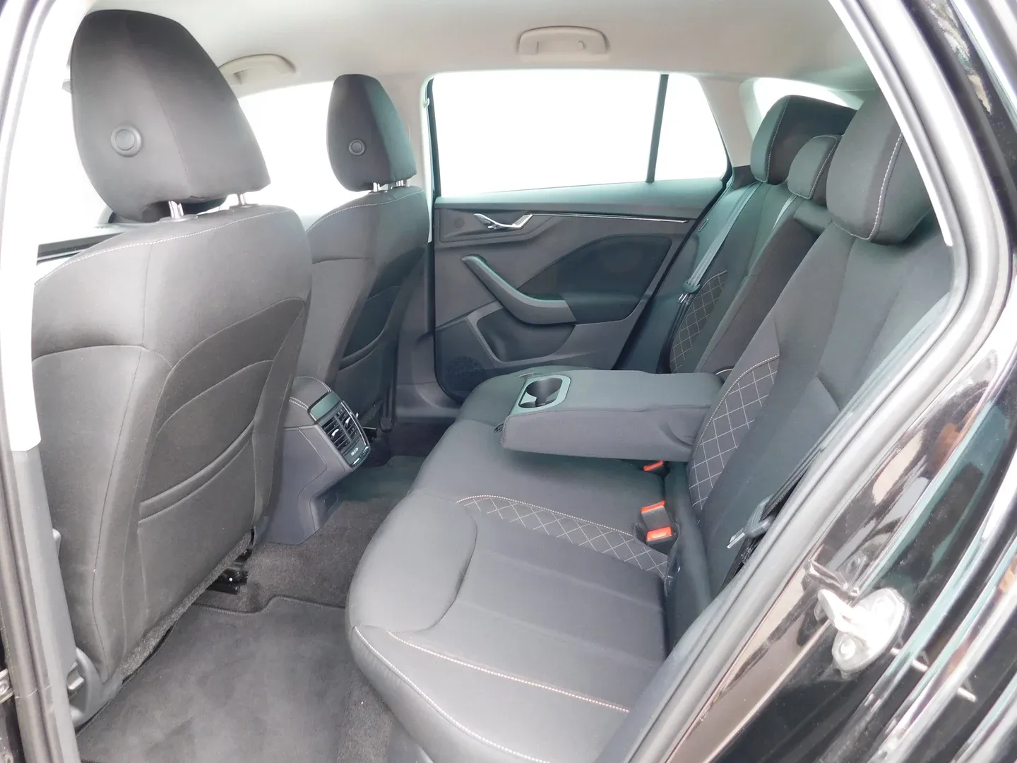 12147 škoda scala selection 1.0 tsi dsg - slika 11