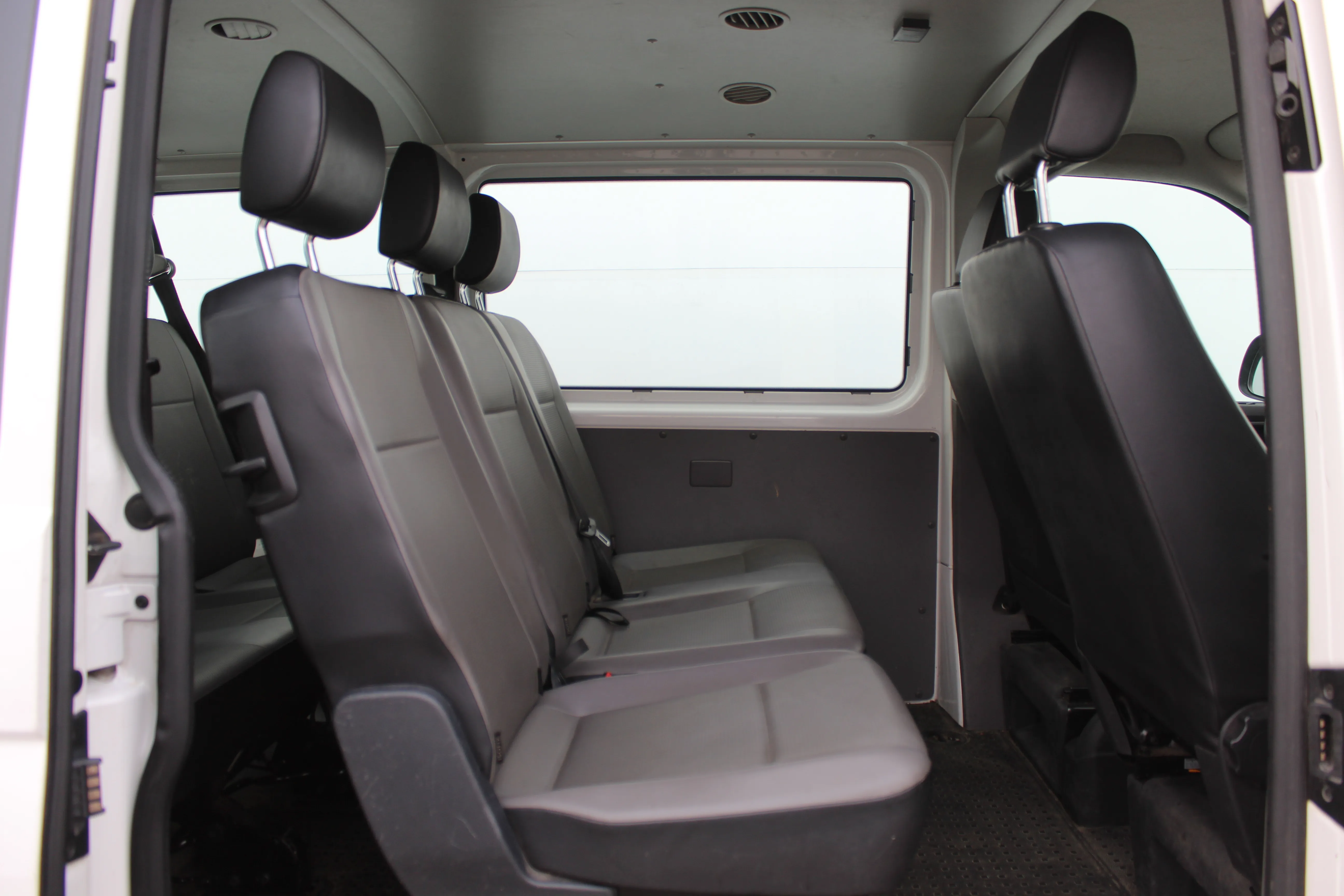 12956 vw transporter kombi 2.0 tdi - slika 11