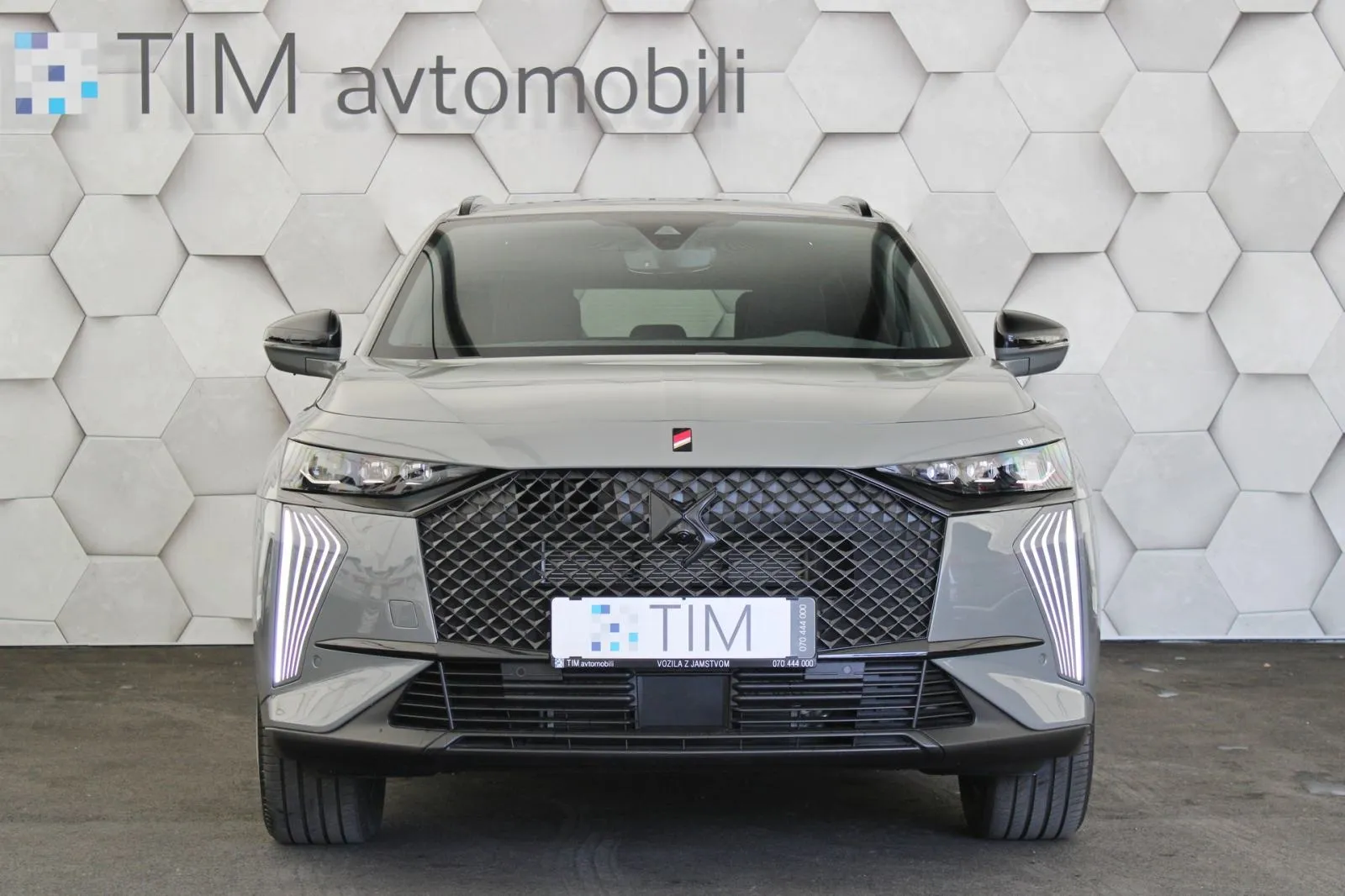 ds automobiles ds7 e-tense hybrid 300km 4x4 eat8 performance line+ - slika 5
