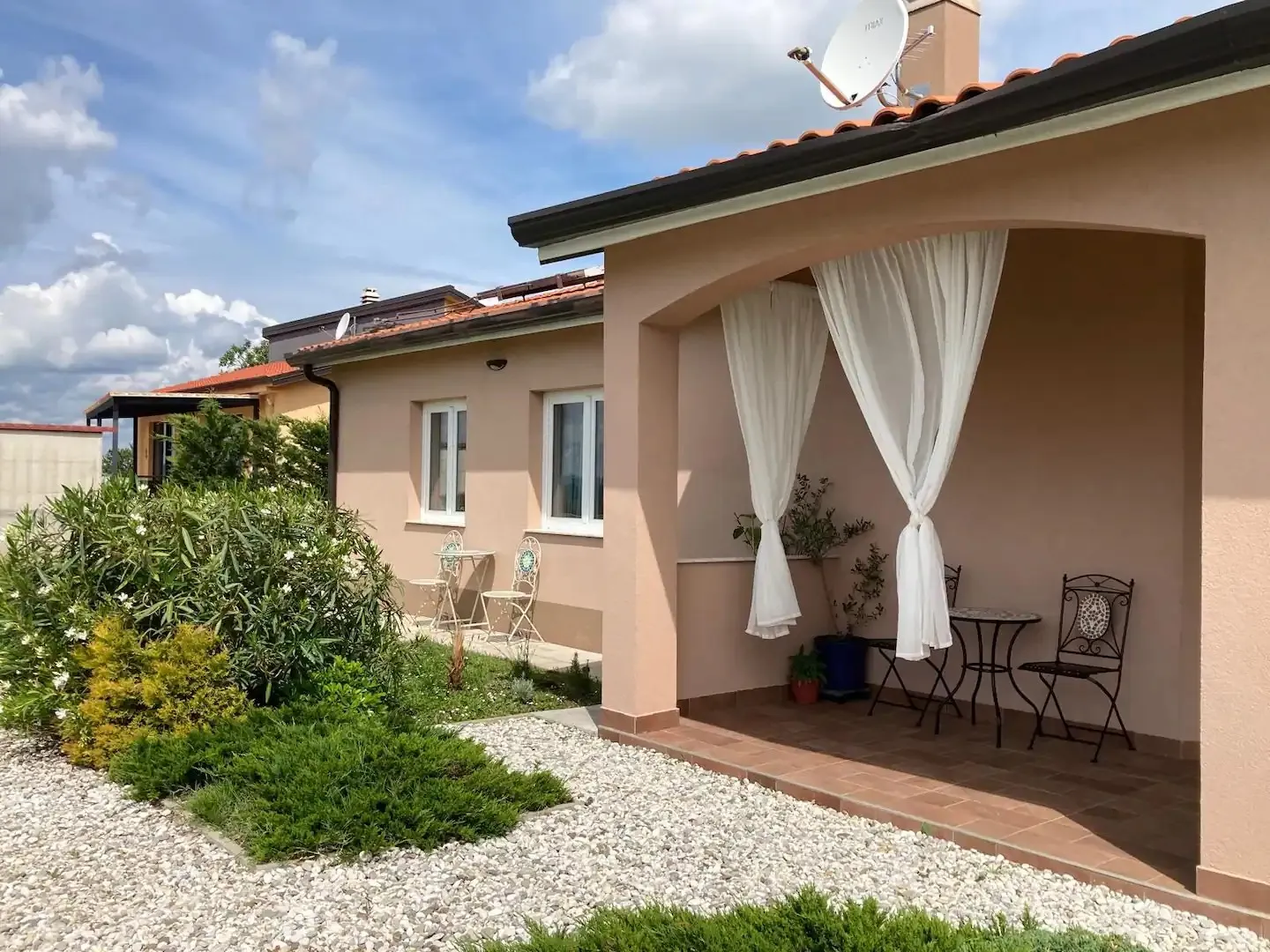 izuzetna priilika! roč, villa s bazenom, 180m2, 1000m2 okučnice - slika 17