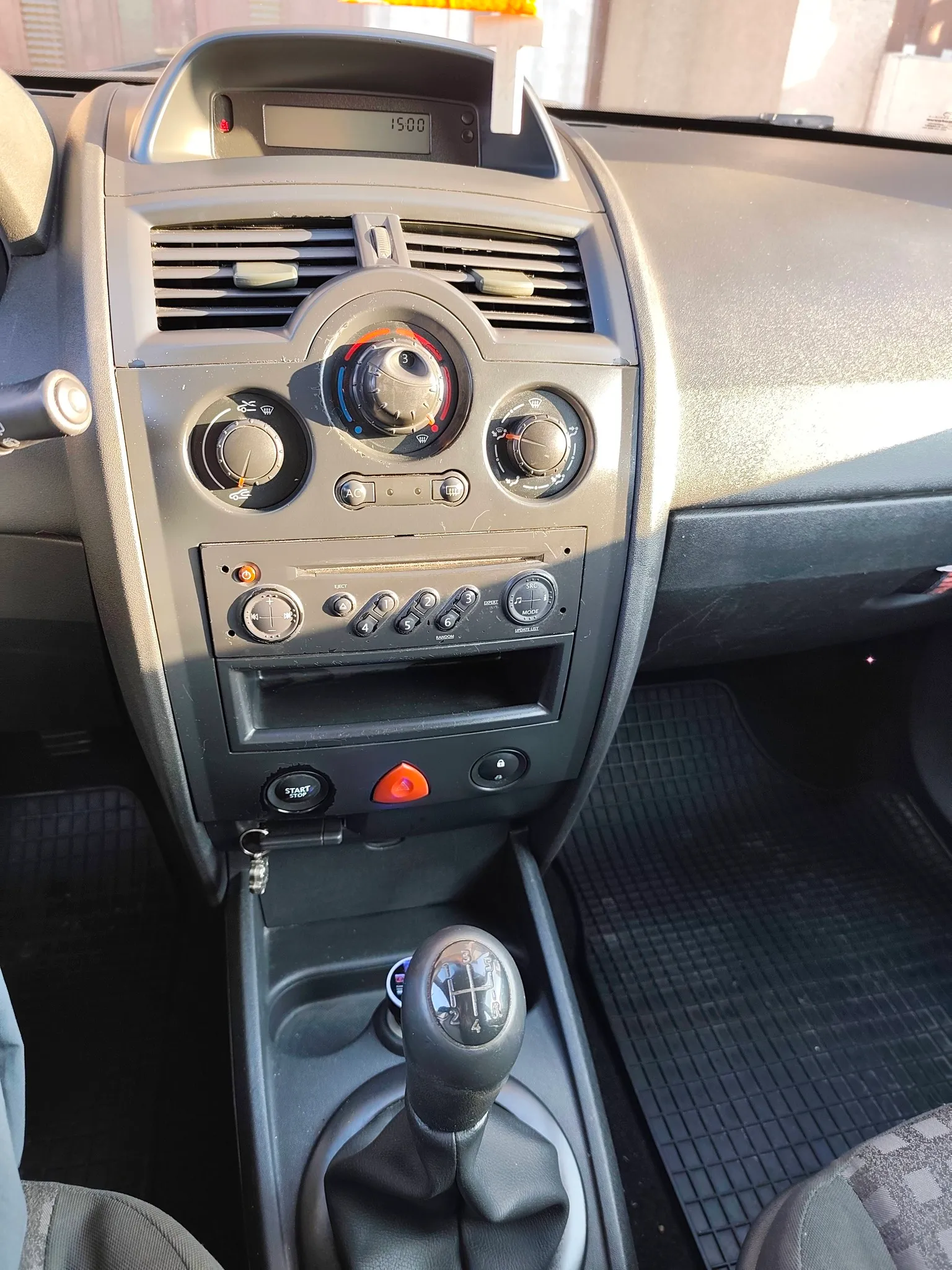 megane grandtour 1,5 dci - slika 15