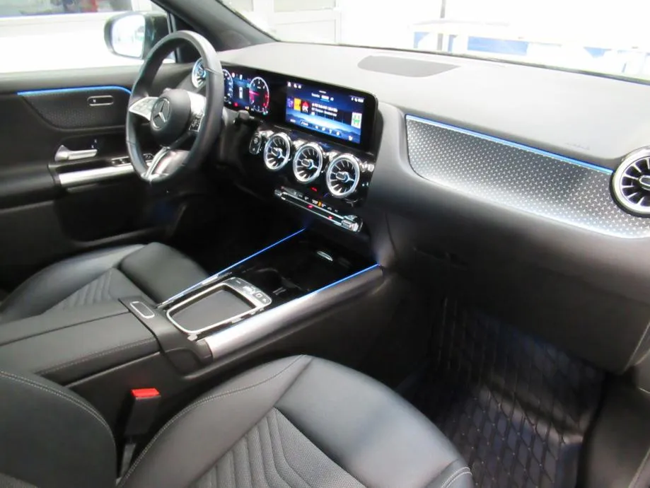 mercedes-benz gla 200 d progressive advanced plus **3 godine jamstva** - slika 6