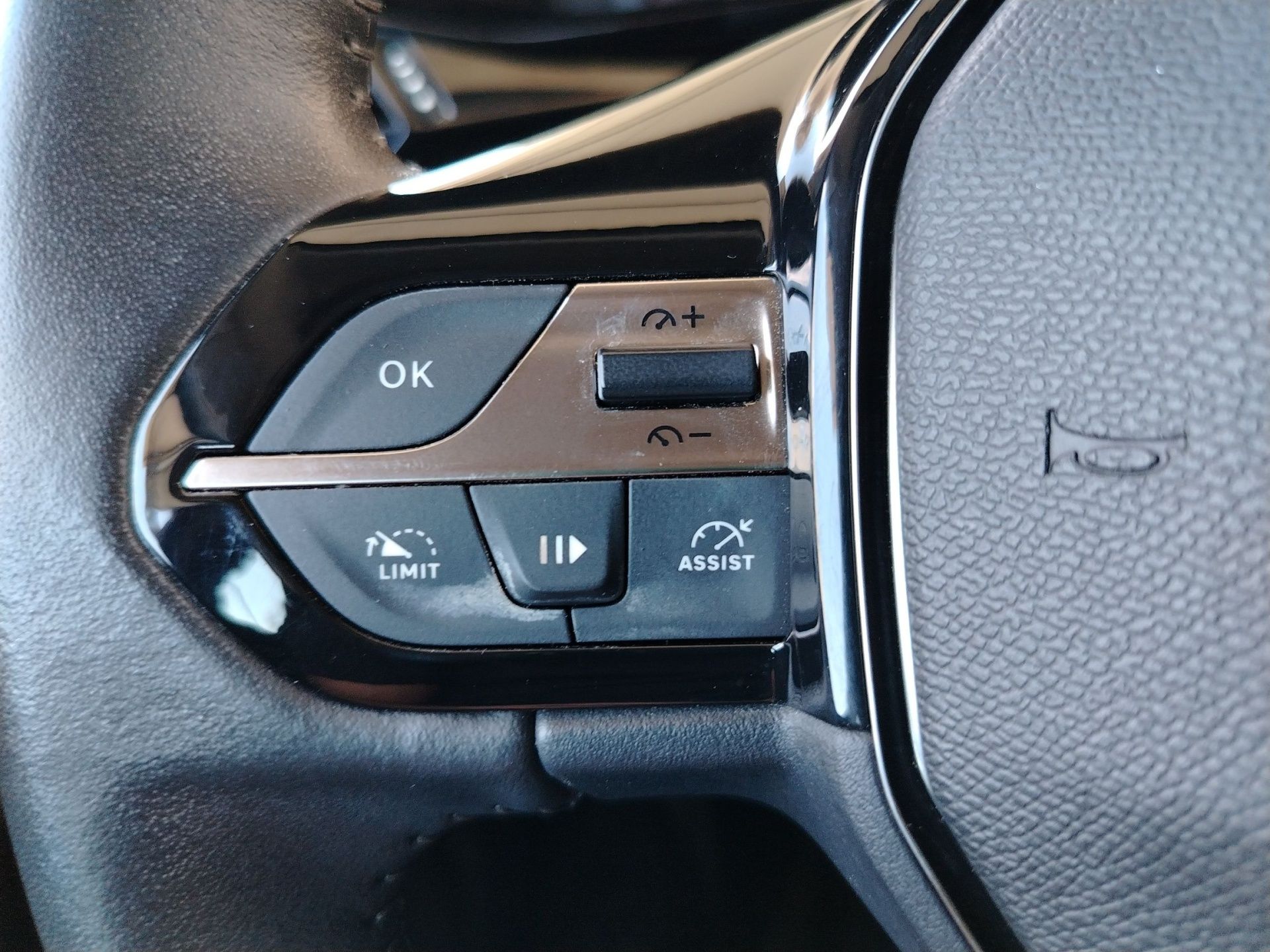 peugeot 308 sw 1.5 bluehdi active at - slika 17