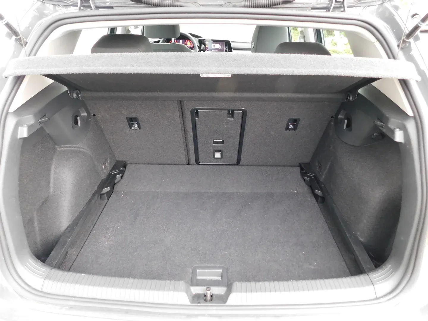 11658 volkswagen golf 2.0 tdi life - slika 13
