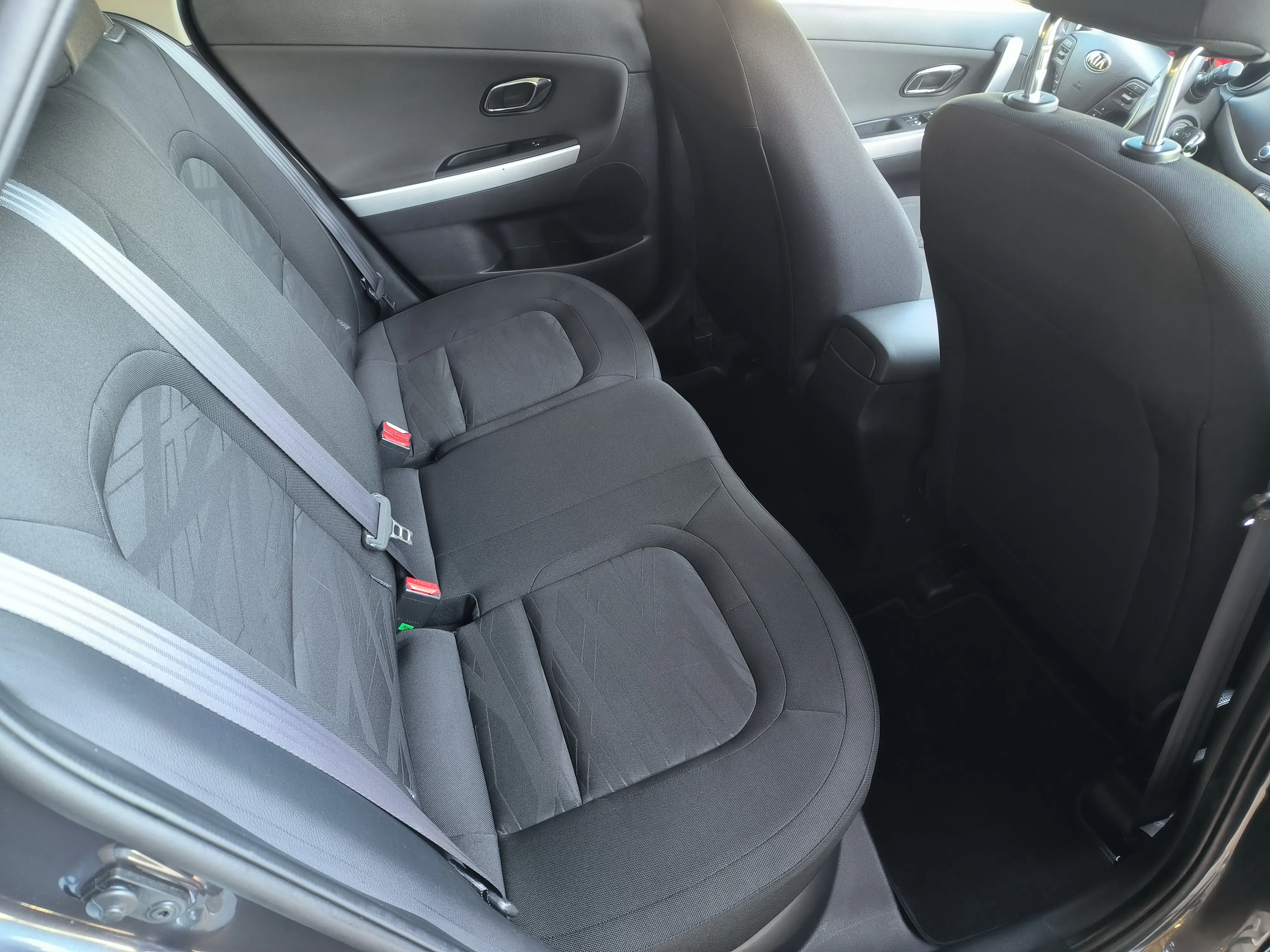 kia ceed 1,6 crdi 136 ks, edition, servisna, jamstvo, reg. 1 godinu - slika 15