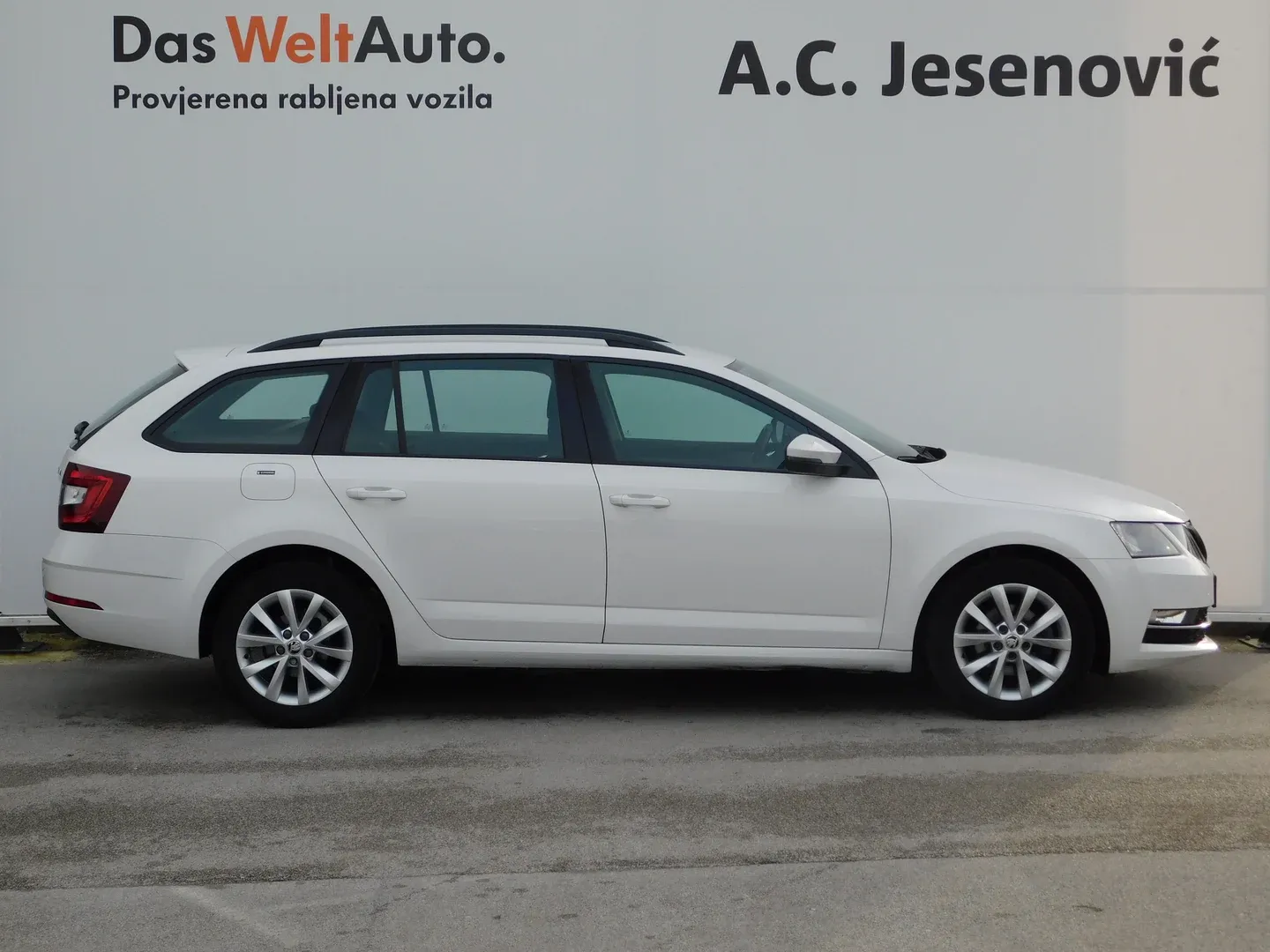06021 škoda octavia combi style 1.6 tdi - slika 4