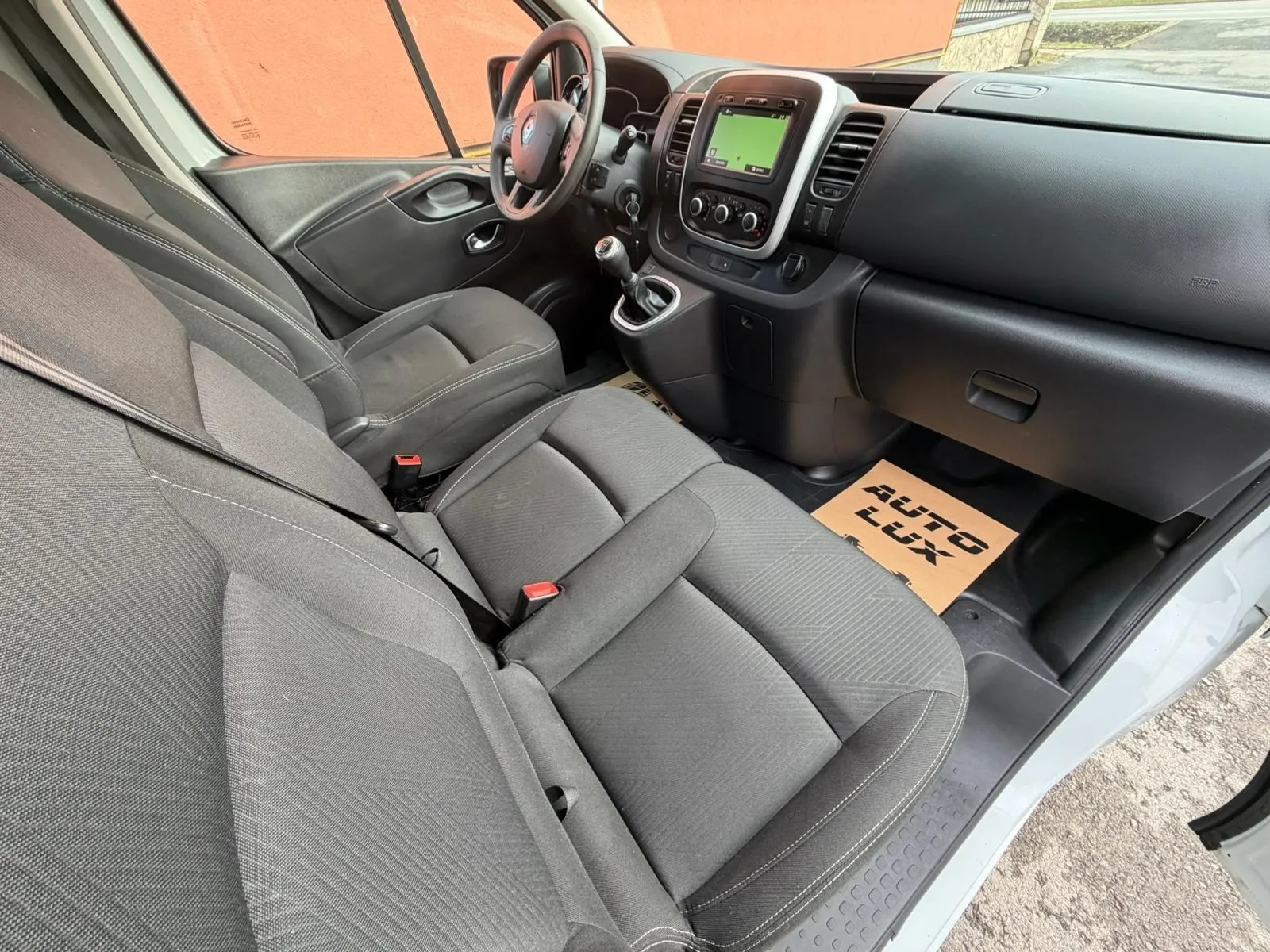 renault trafic 2.0 dci 120 •2021•kamera•l2h1•leasingbezučešća - slika 17