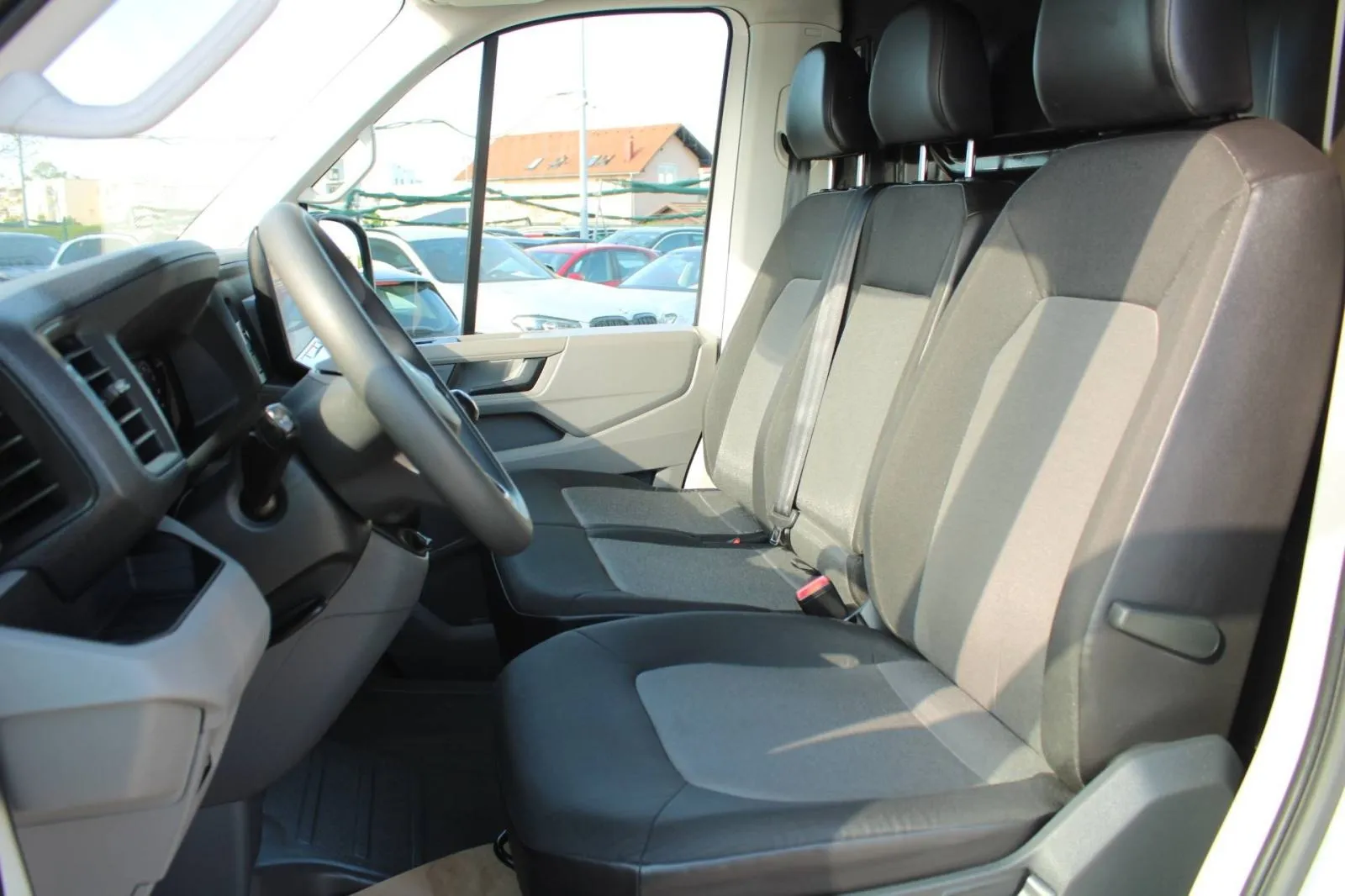 vw crafter 2.0 tdi l3h3 140ks *kamera*, 2024 god. - slika 8