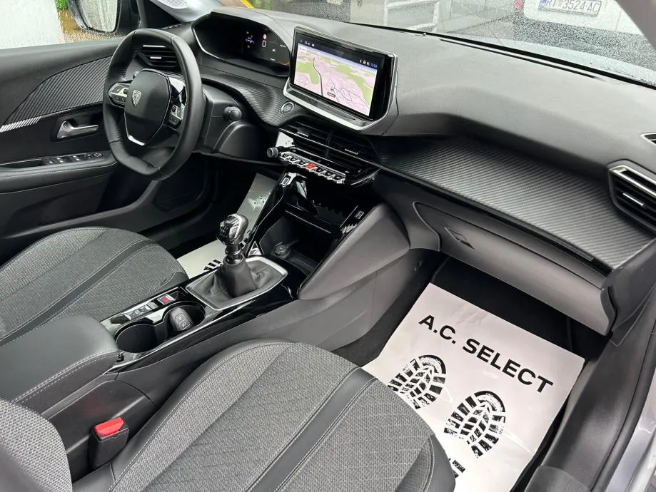 peugeot 208 allure 100 2025 - gratis registracija + 4 zimske gume! - slika 8