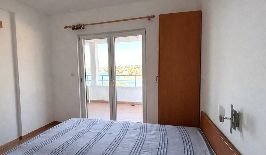 rijetka prilika, apartman u 1. redu do mora - slika 9