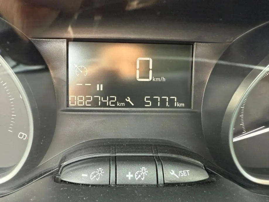 peugeot 208 1,5 bluehdi, navi, klima, tempomat, 4x garancija!!! - slika 14