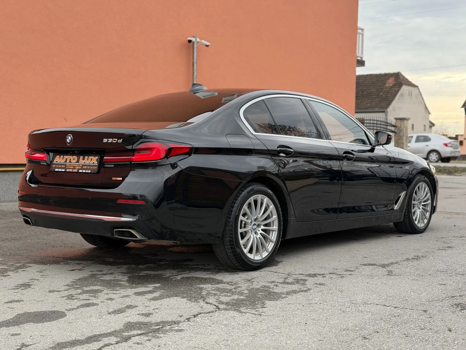 bmw serija 5 530d automatik•2023.g.•laser•kamera•leasing - slika 6