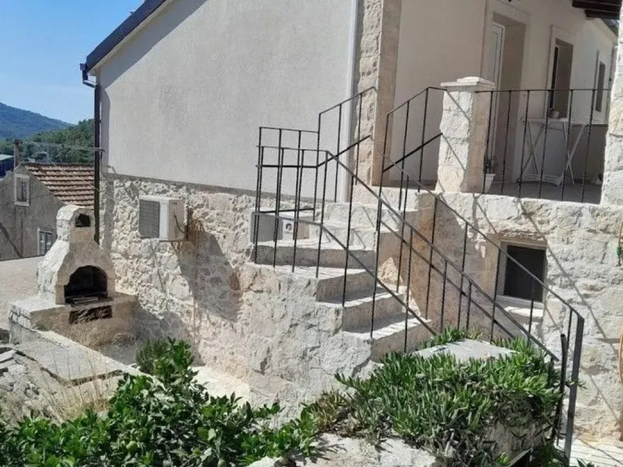 kuća na prodaju - blato - slika 2