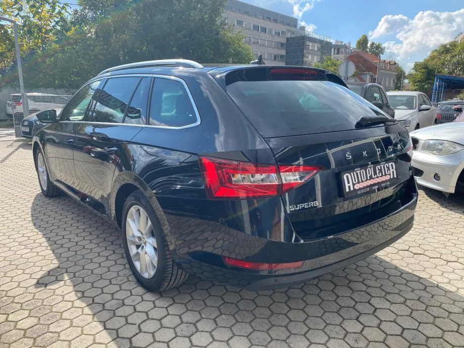 škoda superb combi 1,4 tsi plug-in hybrid executive dsg 4xgarancije - slika 4