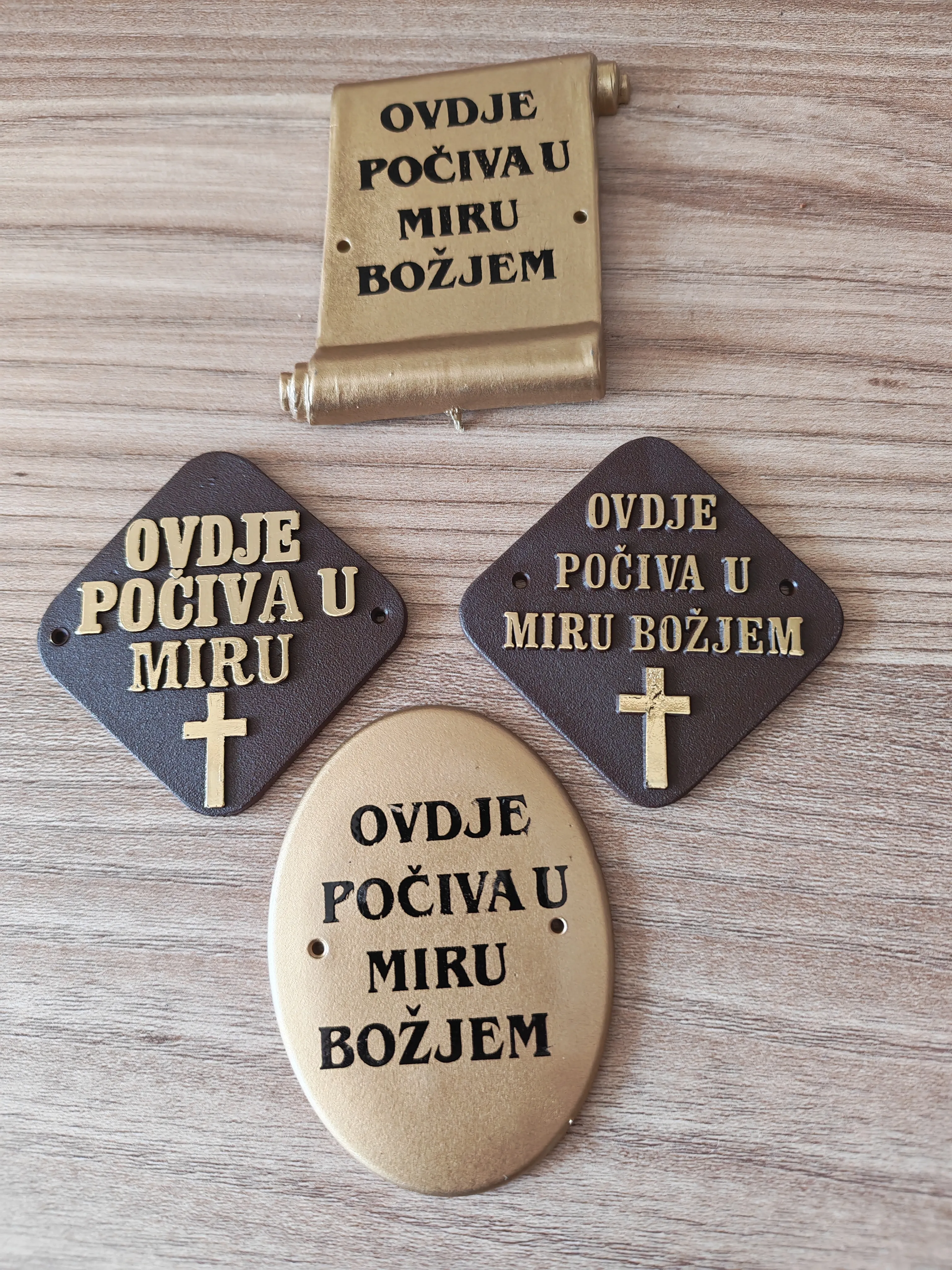 pogrebna oprema križevi - slika 9