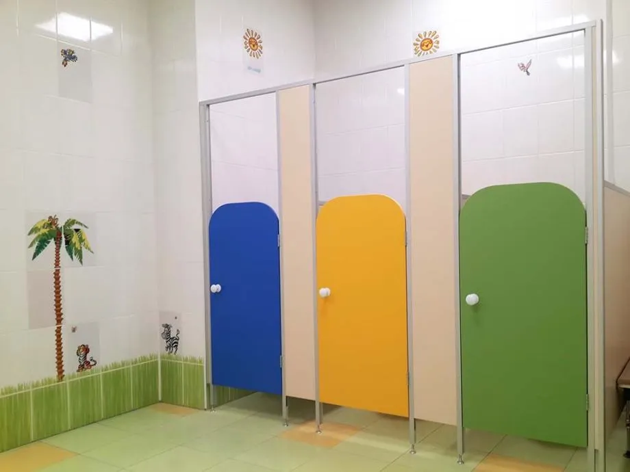 sanitarne wc kabine od compakta - slika 7