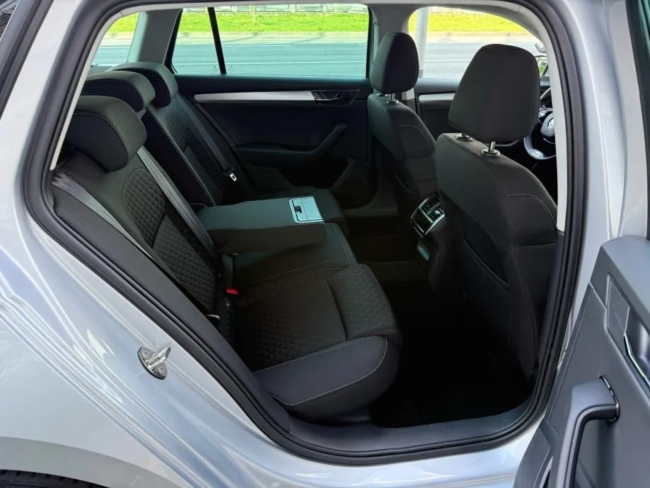 škoda superb 2.0tdi dsg °virtual°navi°led°leasing bez učešća° - slika 18