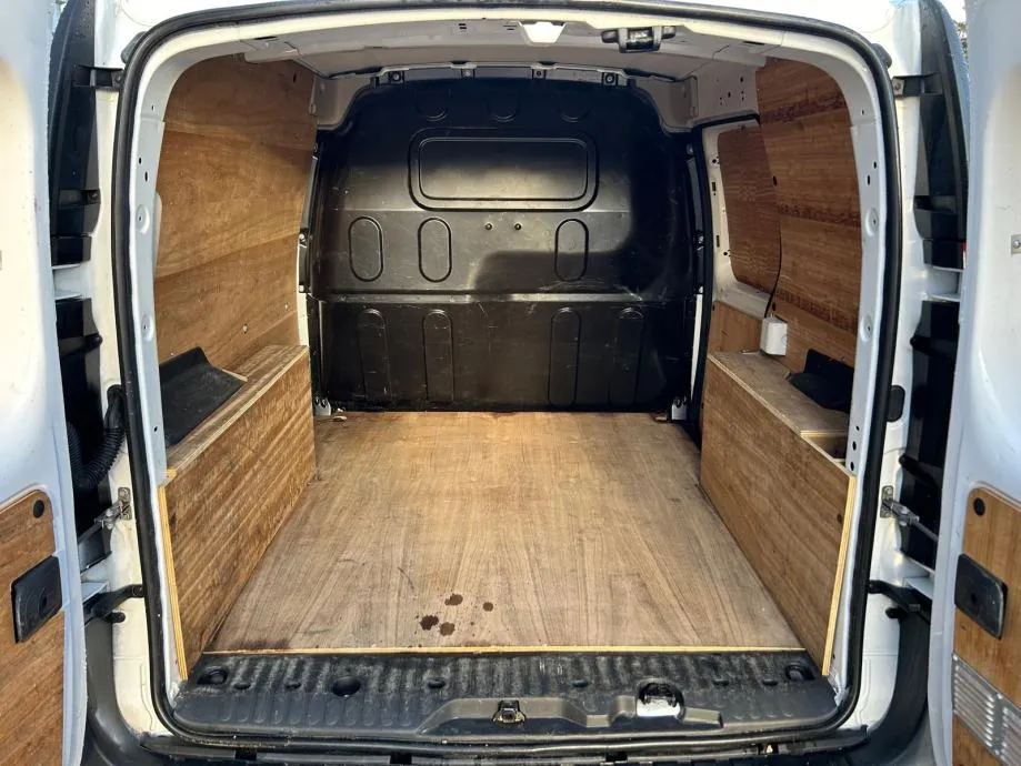 renault kangoo 1.5 dci - 145.000 km - 2019 - servis gratis!! - slika 8