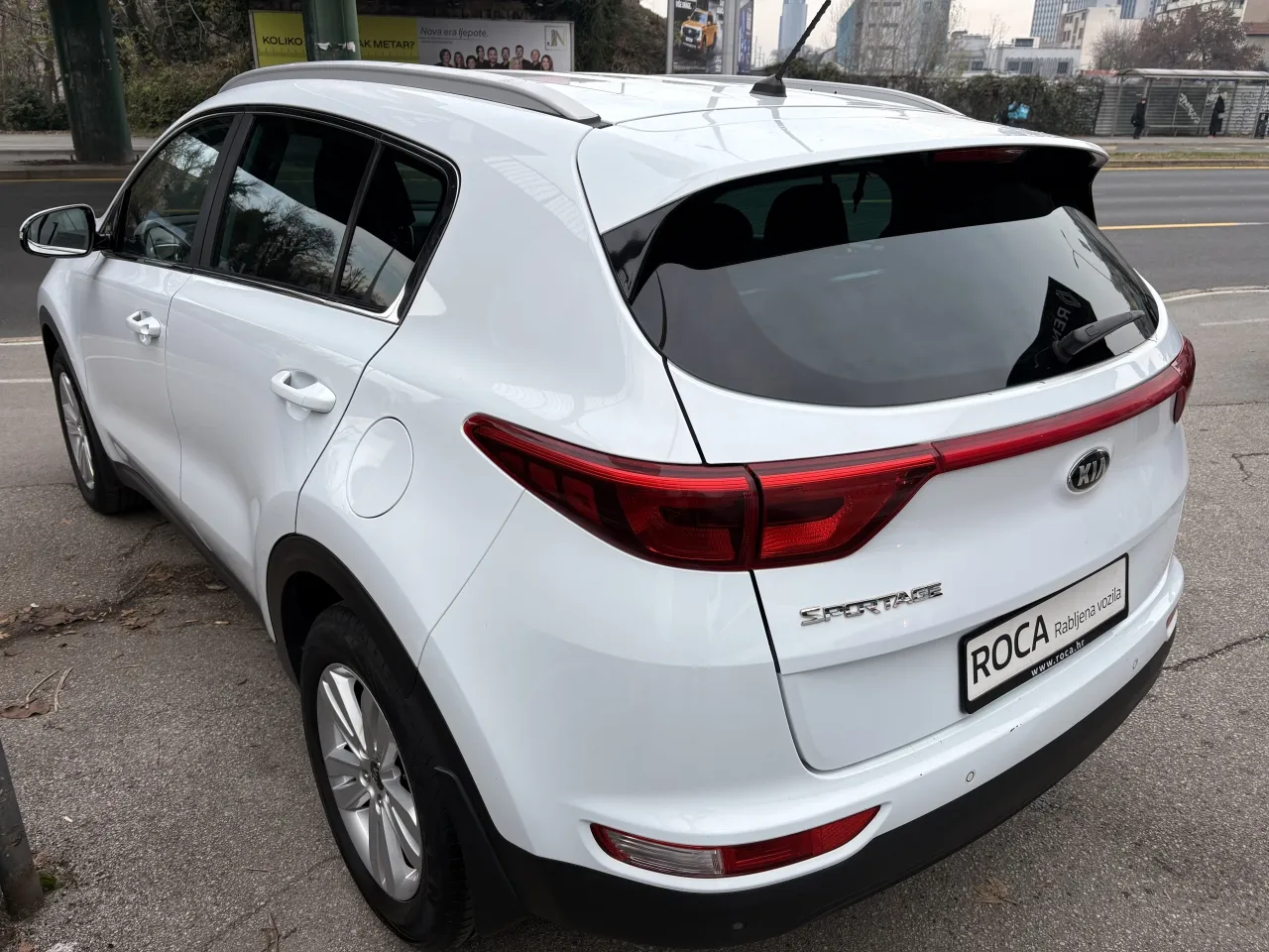 kia sportage 2wd 1,6 gdi lx urban - slika 5