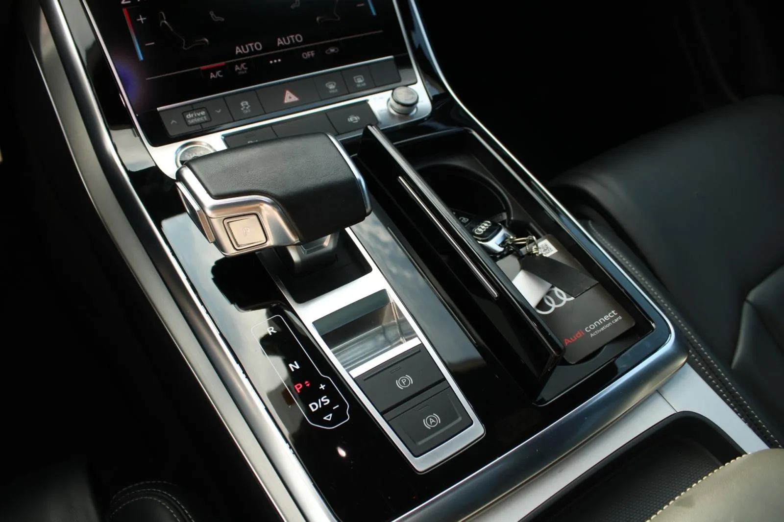 audi q8 50 tdi quattro s-line automatik *panorama, virtual, kamera* - slika 19