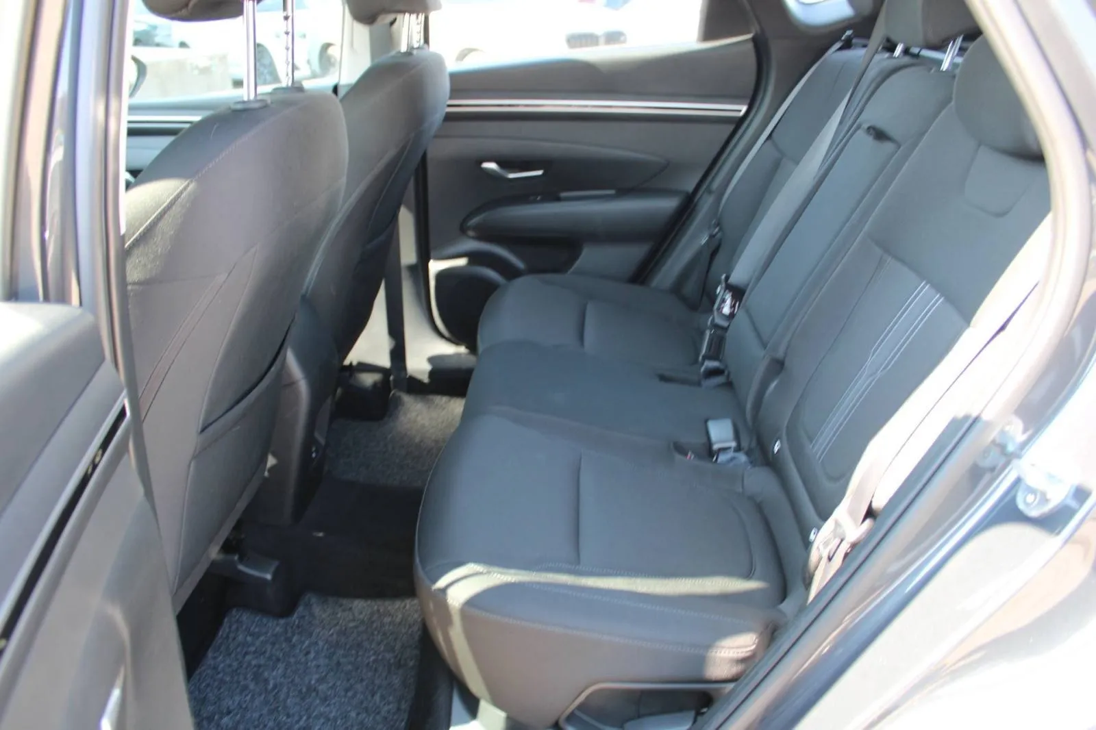 hyundai tucson 1.6 crdi automatik *led, navigacija, kamera* - slika 11
