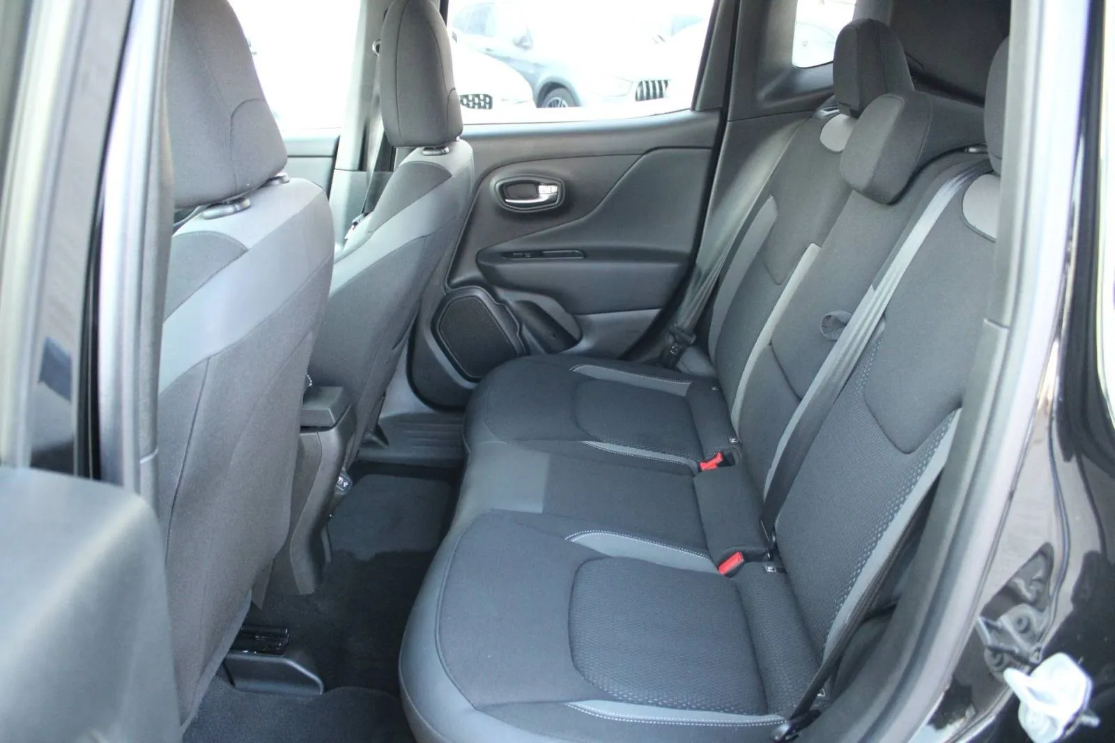 jeep renegade 1.3 t4 phev limited 4x4 automatik - slika 10
