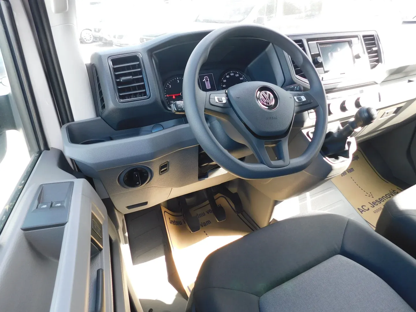 11929 vw crafter 35 - slika 9