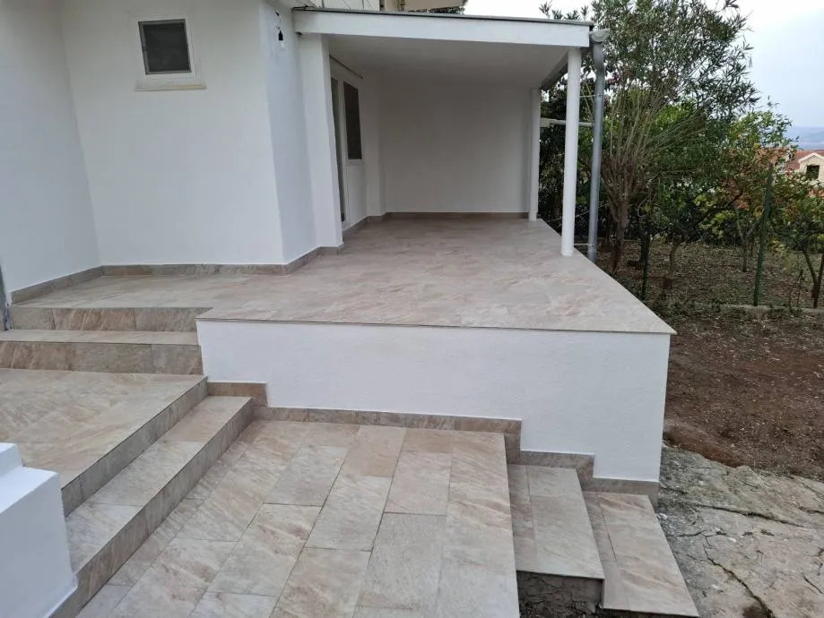 stan: postira, 99.00 m2, prizemlje sa vrtom i parkirnim mjestom - slika 8