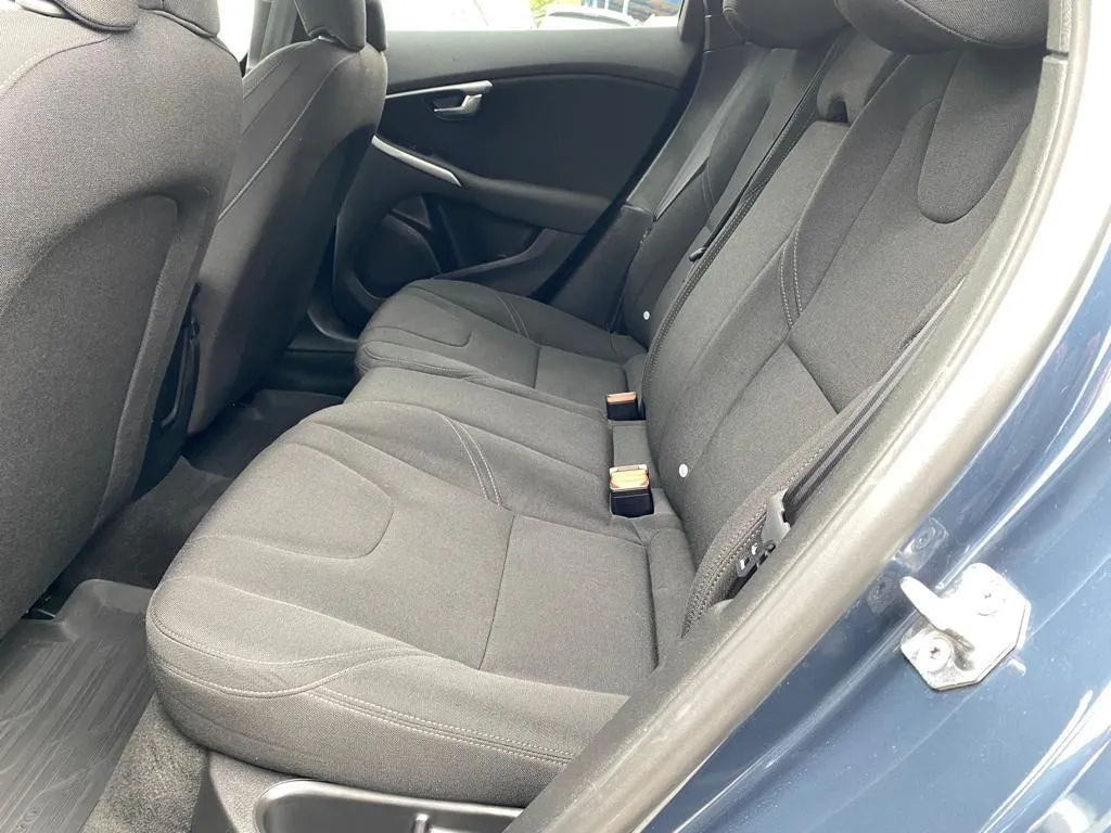volvo v40 d3 kinetic automatik, navi, tempomat, 4x garancija!!! - slika 21