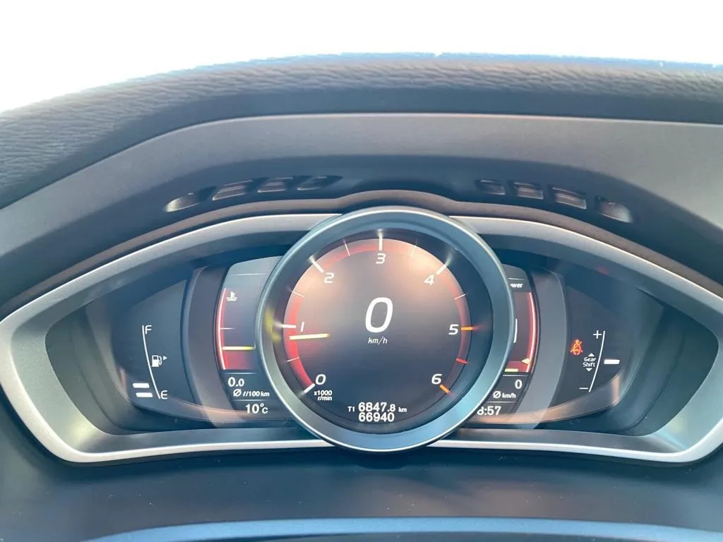 volvo v40 2.0 d kinetic, navi, park kamera, 4x garancija! - slika 14