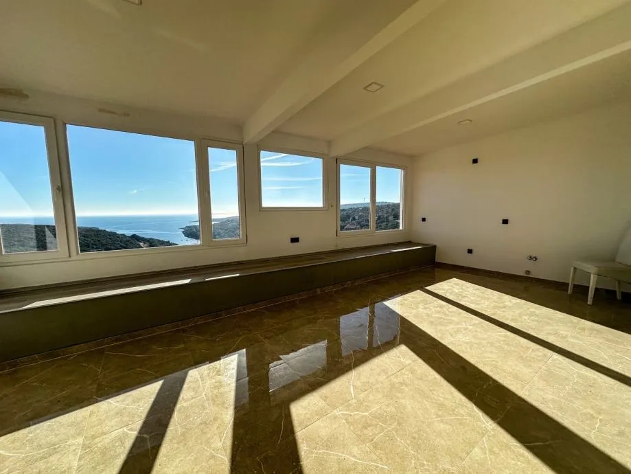 DUGA UVALA – penthouse s krovnom terasom i otvorenim pogledom na more - Šegotići, Marčana