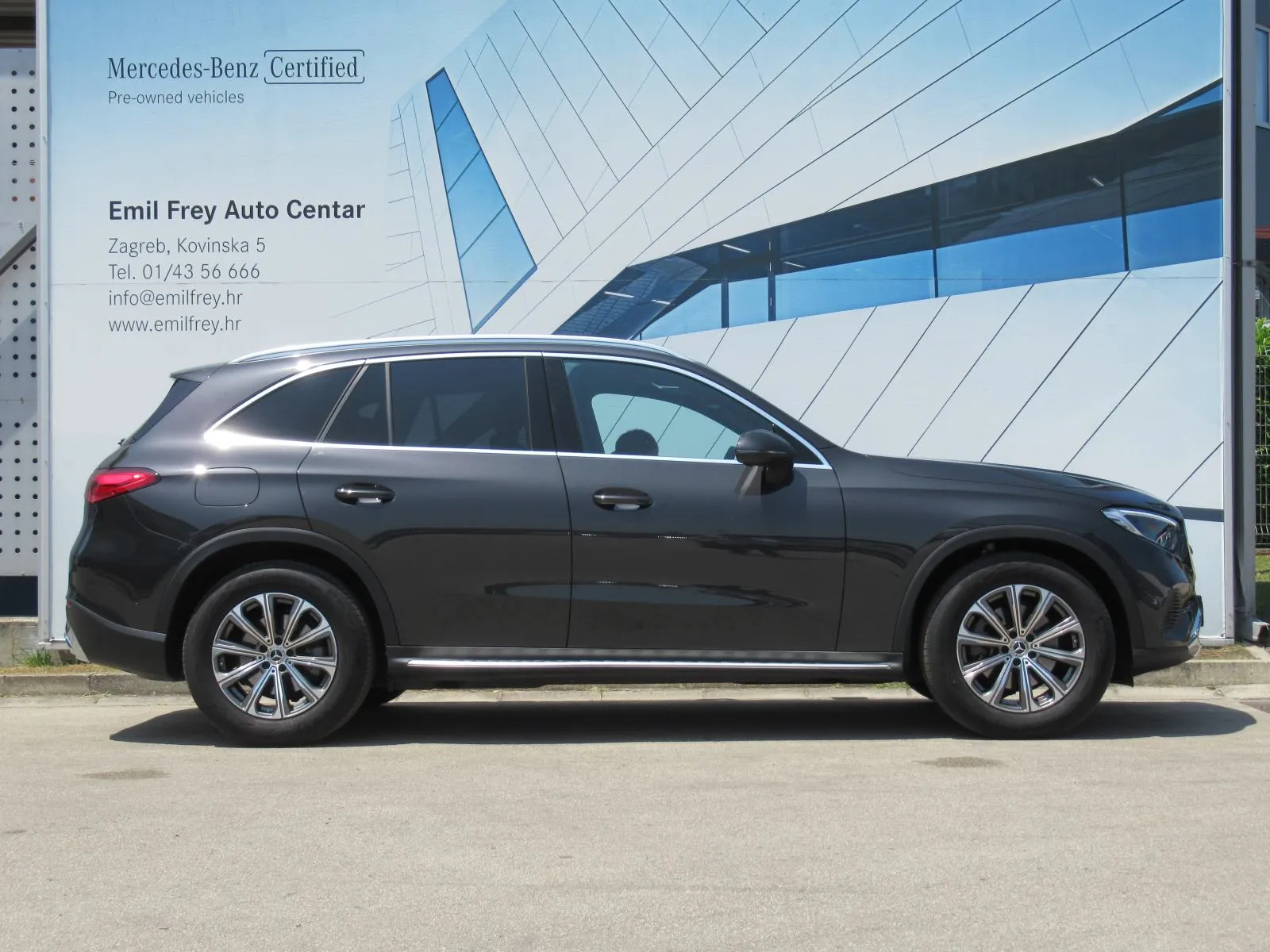 mercedes-benz glc 220 d 4matic avantgarde advanced plus - slika 14