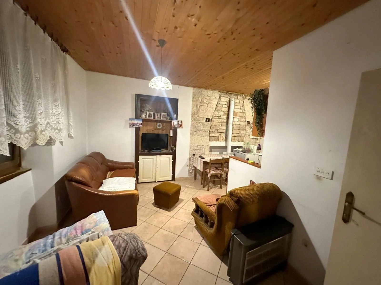 rovinj okolica-dvije kamene kuće sa dvorištem za adaptaciju (prodaja) - slika 2