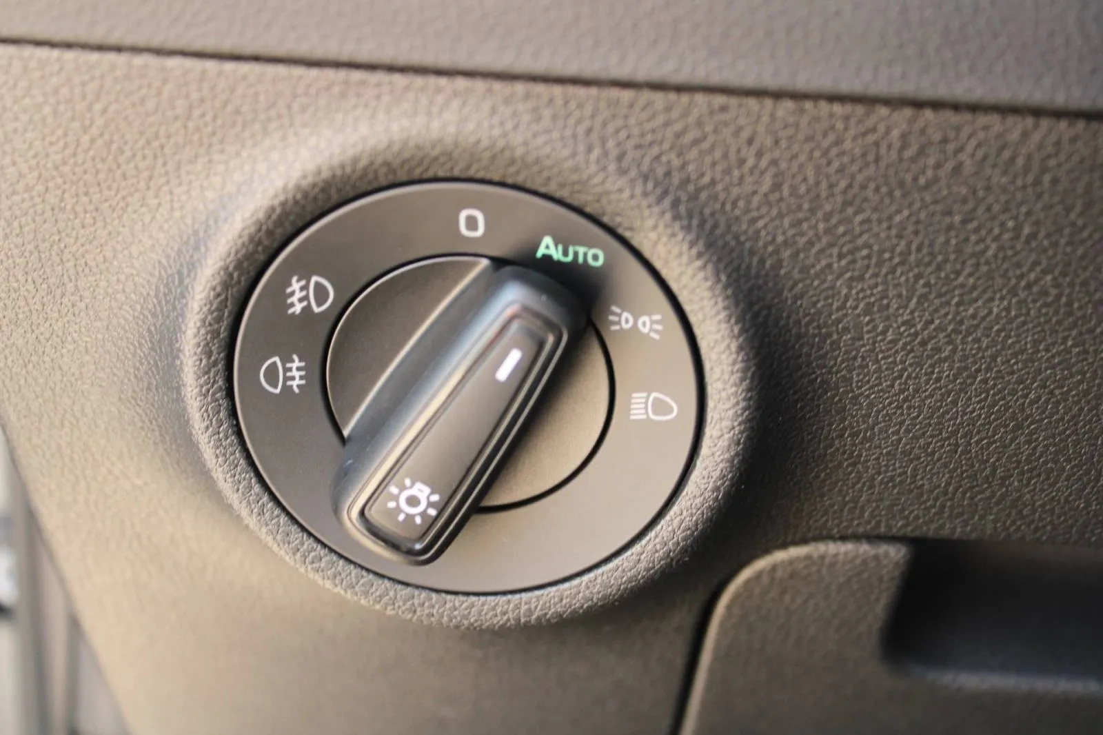 škoda karoq 1.5 tsi dsg *led, navigacija, kamera* - slika 20