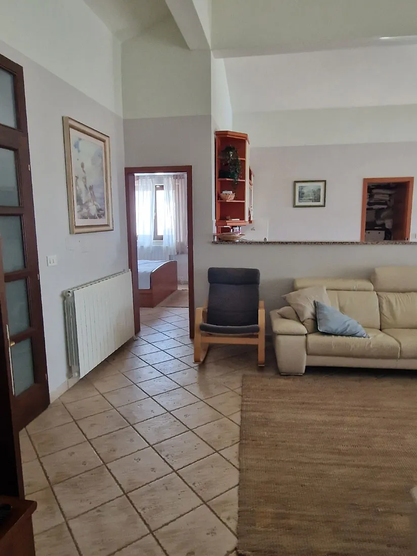 prodaja, prizemnica sa tri spavaće sobe i bazenom u okolici poreča - slika 8