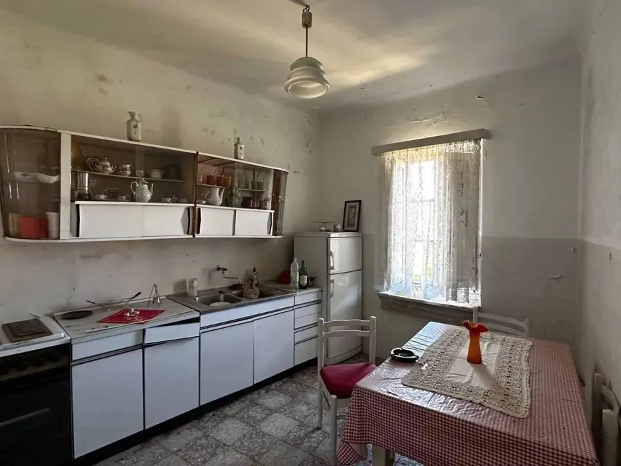 stan na prodaju - blato - slika 20
