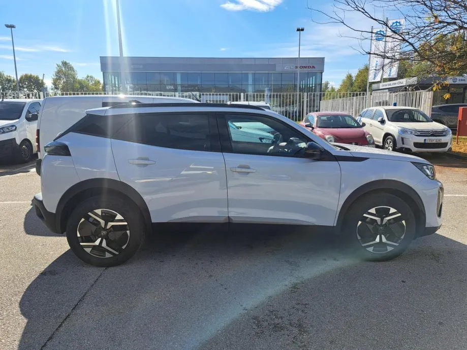 peugeot 2008 allure 1,2 puretech 100 ks - slika 6