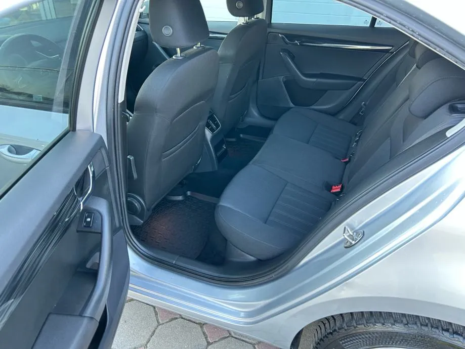 škoda octavia 2,0 tdi dsg 2018.,reg:29.1.2027.,servis, hr vozilo... - slika 13