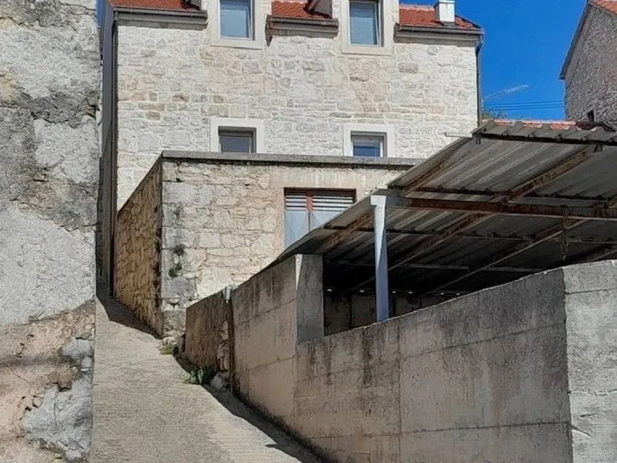 kuća na prodaju - blato - slika 8