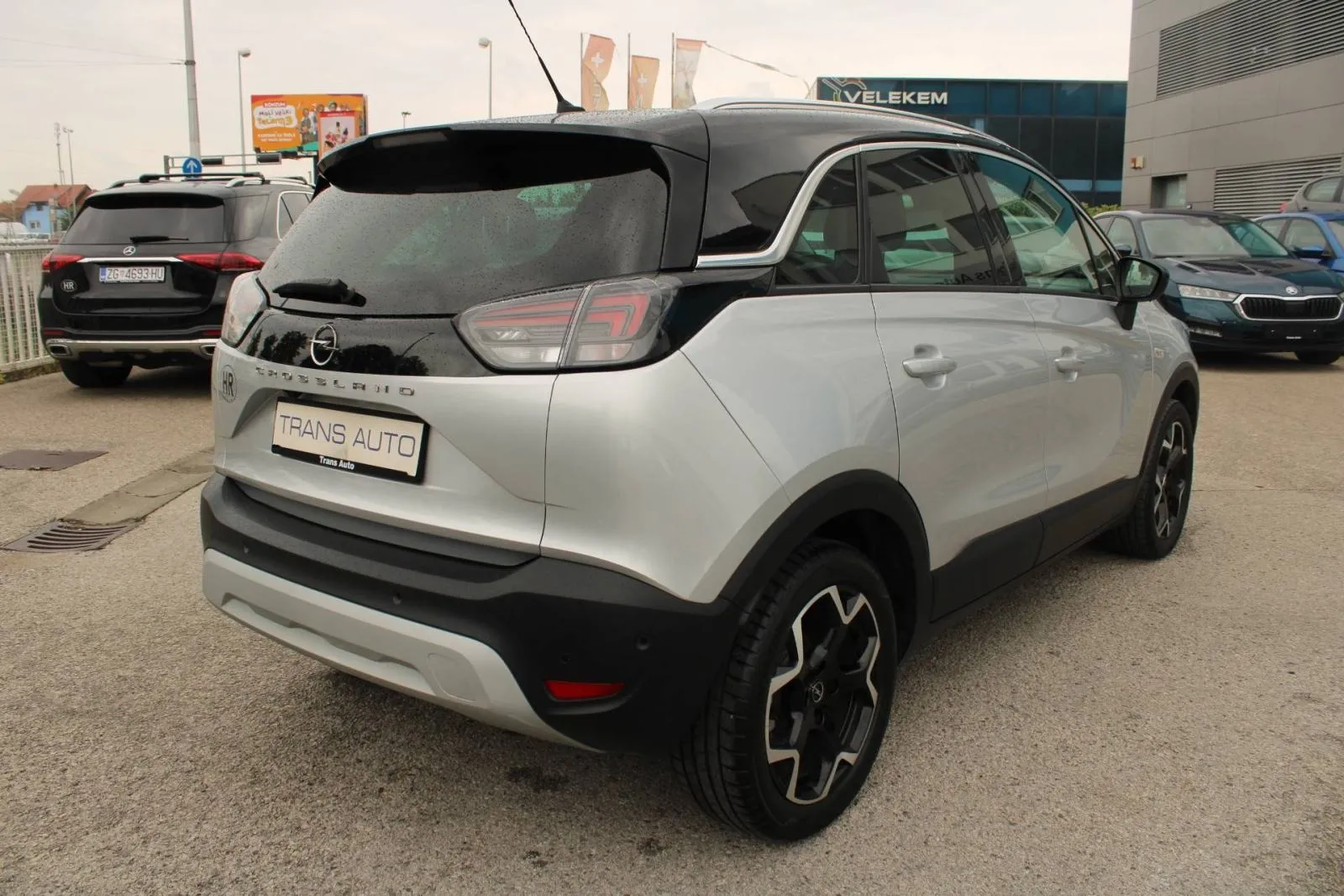 opel crossland 1.2 turbo ultimate *led,navigacija,kamera* - slika 8