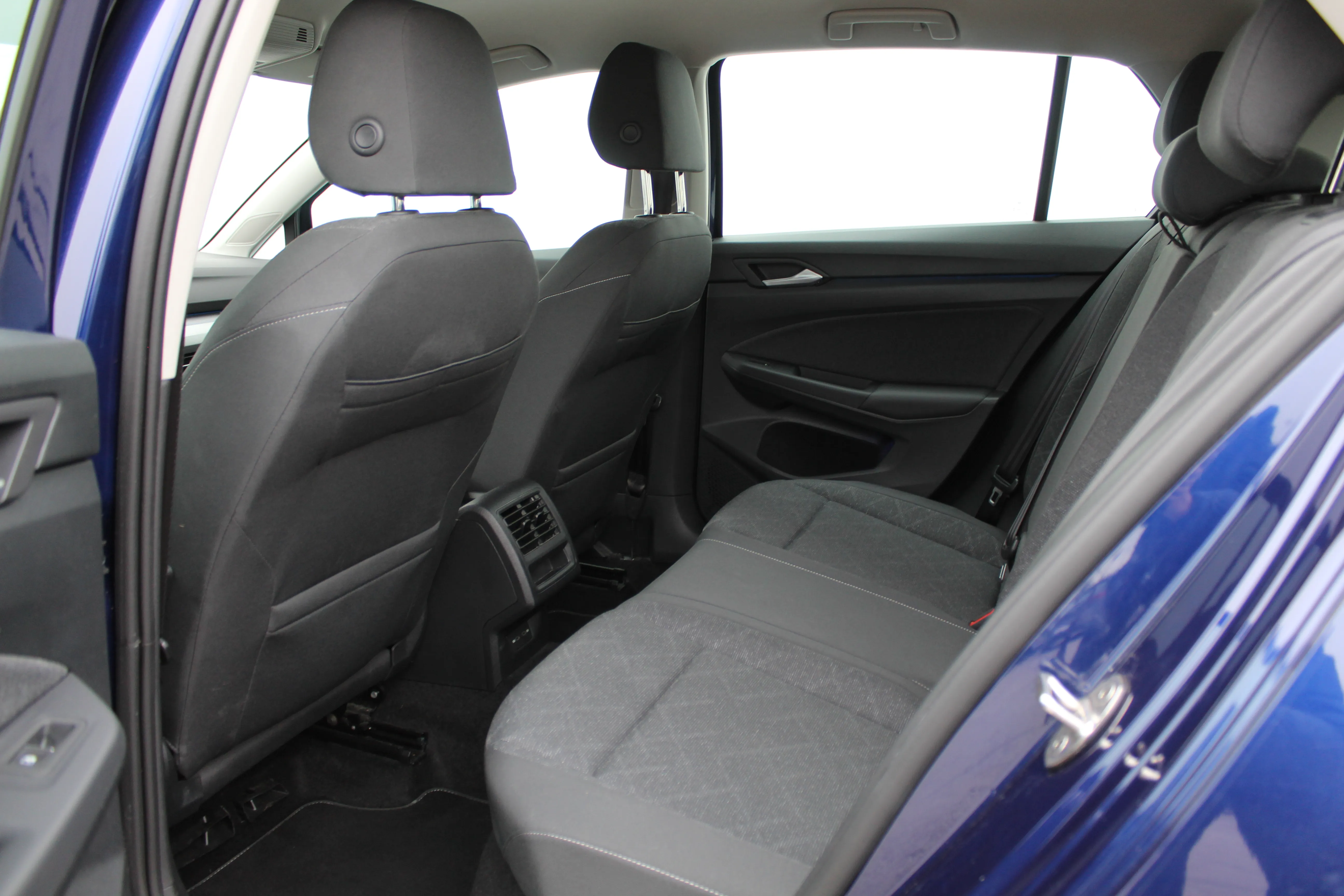 13155 volkswagen golf 1.0 tsi life - slika 11