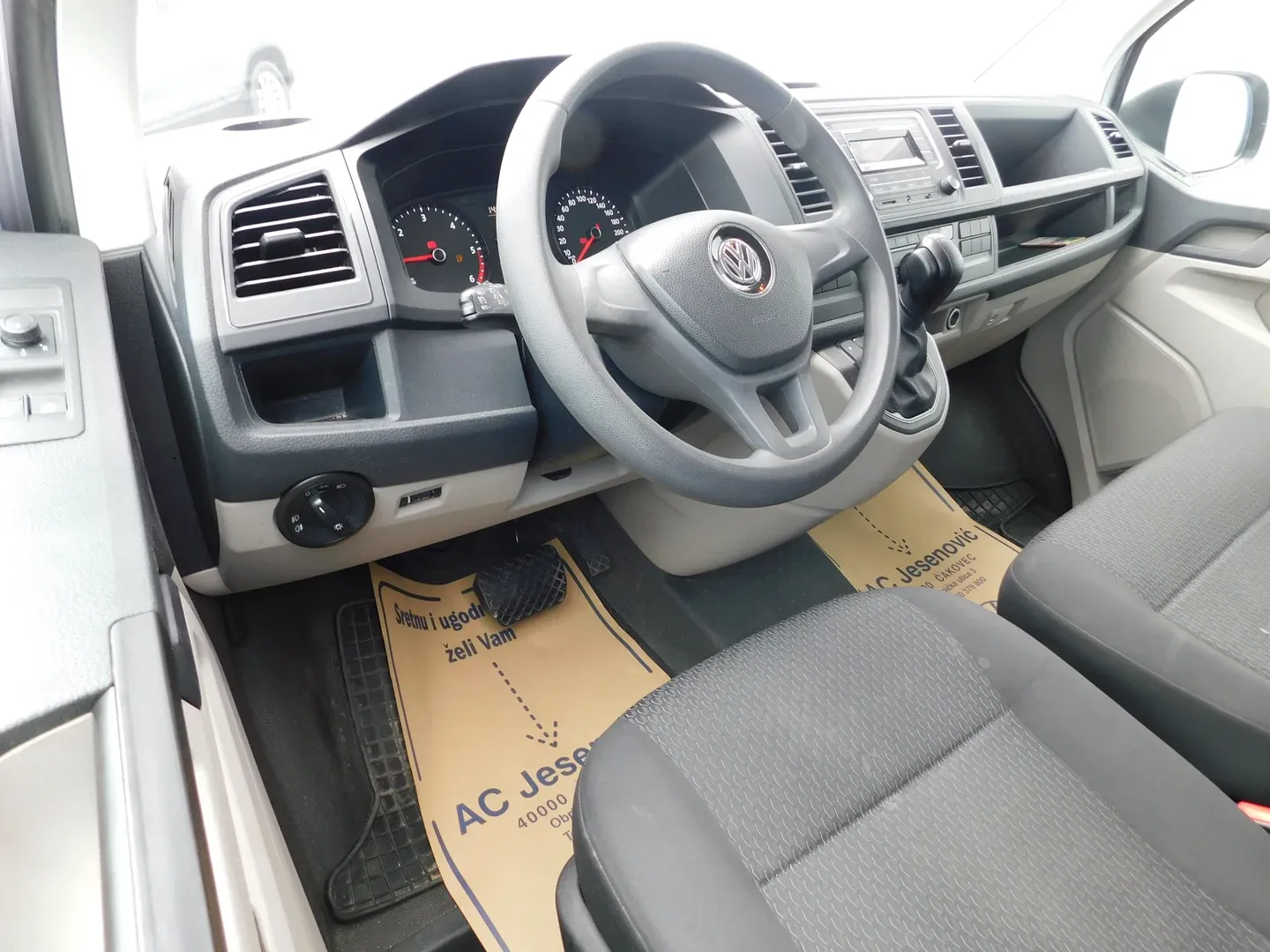 09910 vw caravelle trendline 2.0 tdi dsg - slika 8