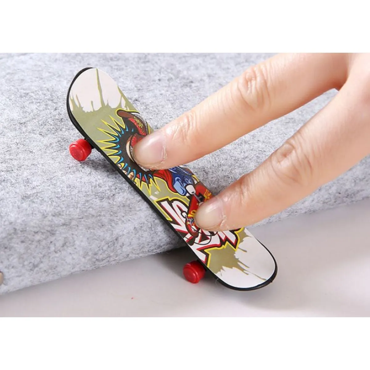 mini skateboard igračka - slika 4